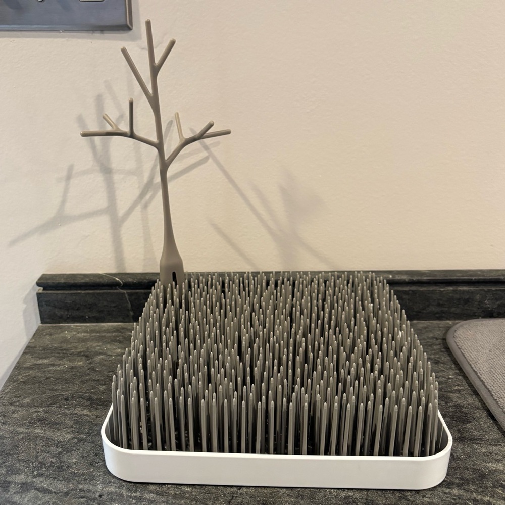 Boon baby bottle drying rack with tree twig part for drying
